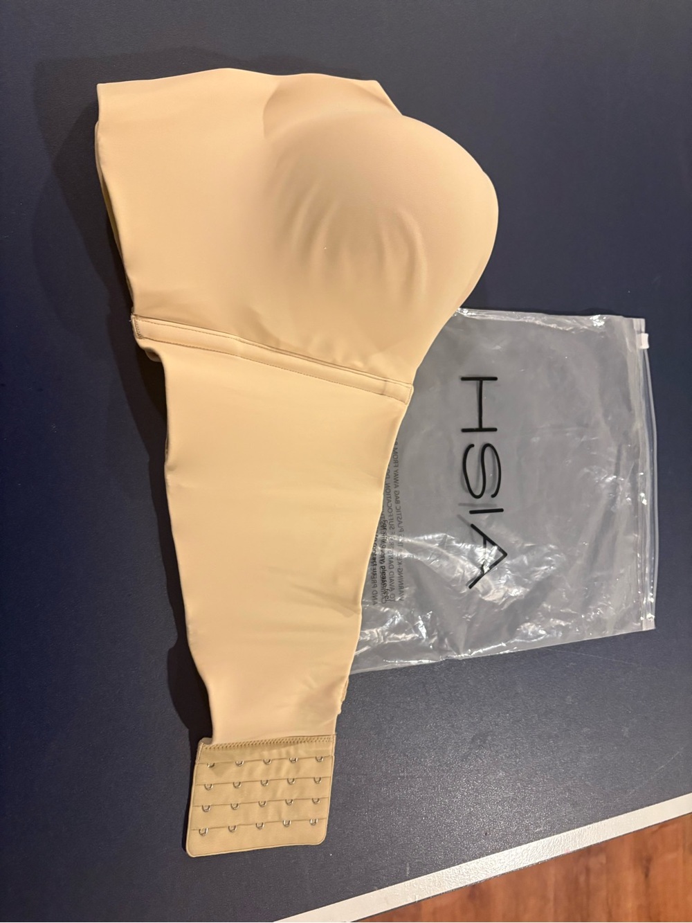 44C new HSIA bra NWT. Comes with straps tan & clear or can be strapless